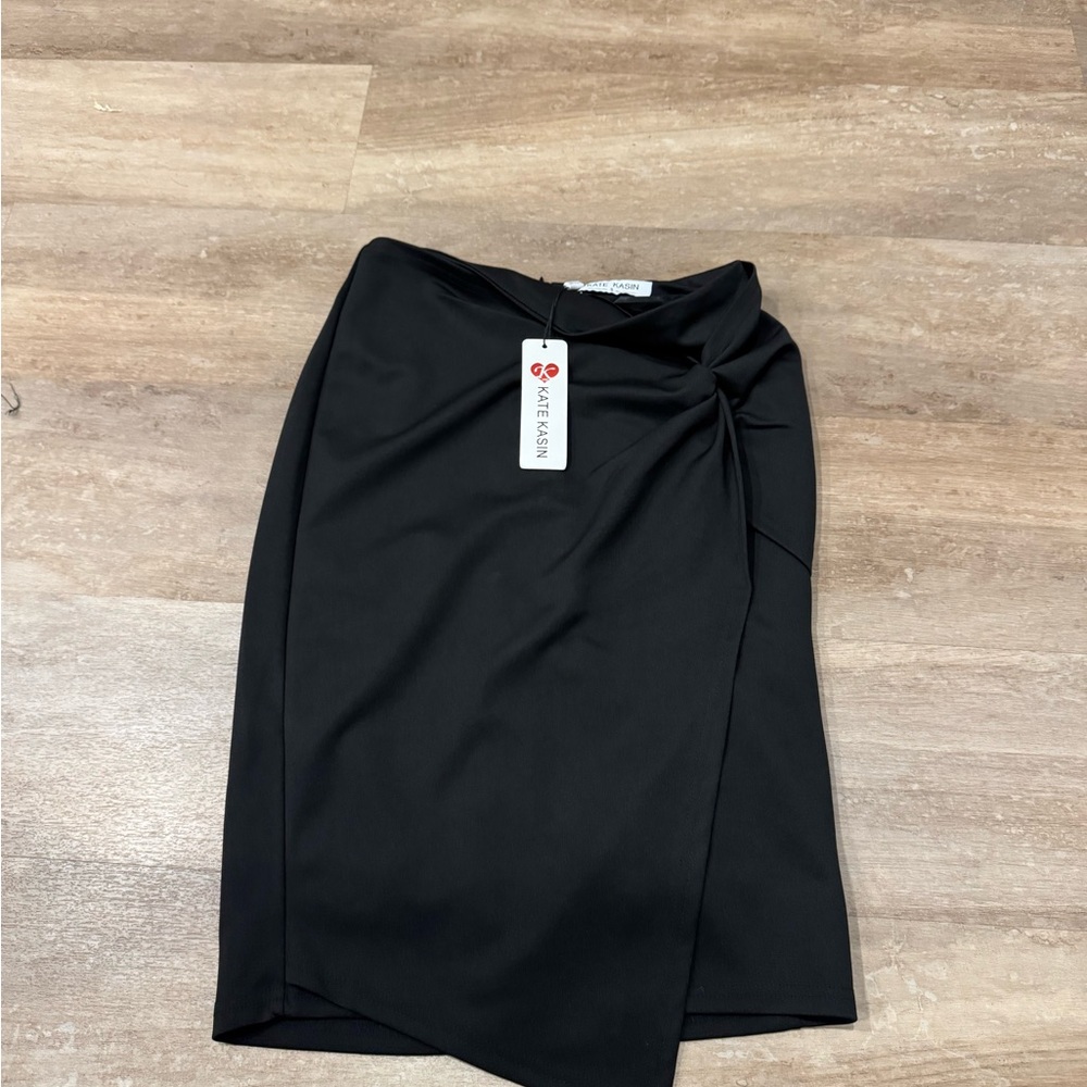 Chic Black Pencil Skirt - Picture 1 of 2